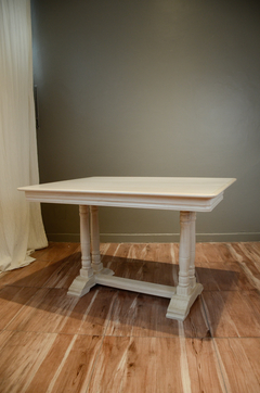 Mesa Libro - City&Country