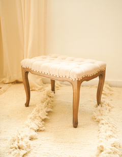 Banqueta Luis XV con capitoné 60cm - comprar online