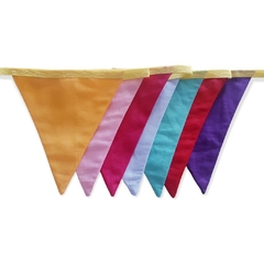 Bandeirinhas de tecido cores na internet