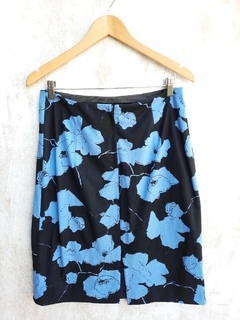 Pollera negra con flores celeste en internet
