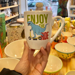 TAZA DINO ENJOY