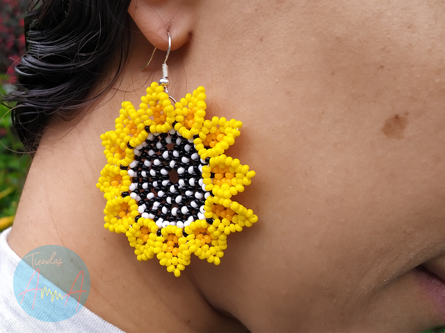 Aretes Para Mujer En Mostacilla Checa Girasoles