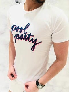 Remera Pool Party en internet
