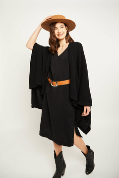 Ruana Negra en lana Merino - tienda online
