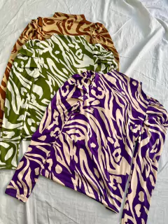 Imagen de ART.742 MEDIA POLERA CUELLO PERKINS MANGA TABLAS *MODAL SOFT ESTAMPADO GAMUZADO