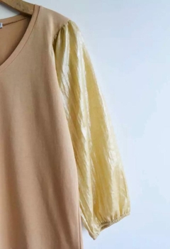 Blusa Desouk en internet