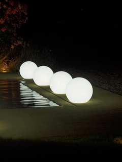 Kit 6 Esferas Jardin 450 con Lampara Move On Blanco