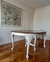 (JB) Mesa comedor madera cedro, patas patinadas en blanco, extensible / 173 × 108 × 78
