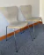 (LP) Sillas multilaminadas de madera con patas de caño pintadas y cromadas. 2 grises 1 hojas / 45 x 40 x 44/80 Precio: $ 22.680 c/u
