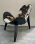 (LP) Sillón de fibrofacil negro c/ simil cuero de vaca sintético / 66 x 80 x 40/73
