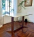 (JB) Mesa comedor tapa mármol carrera base madera petiribi, de Bull / 130 × 80 × 77