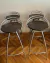 (SF) Cuatro banquetas cromadas con asiento de madera / 34x64 - comprar online