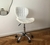 (MG) Escritorio importado laqueado blanco y silla / 150 x 70 x 77