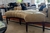 (JB) Banqueta tapizada en cuero, de Modo Casa / 163 × 47 × 45