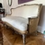 (TL) Sofa tapizado en tussor y arpillera / 175x60x98