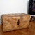 (JB) Petaca de cuero y tiento / 68 × 43 × 38