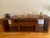 (ID) Rack de algarrobo / 135 x 43 x 60 c/ módulo
