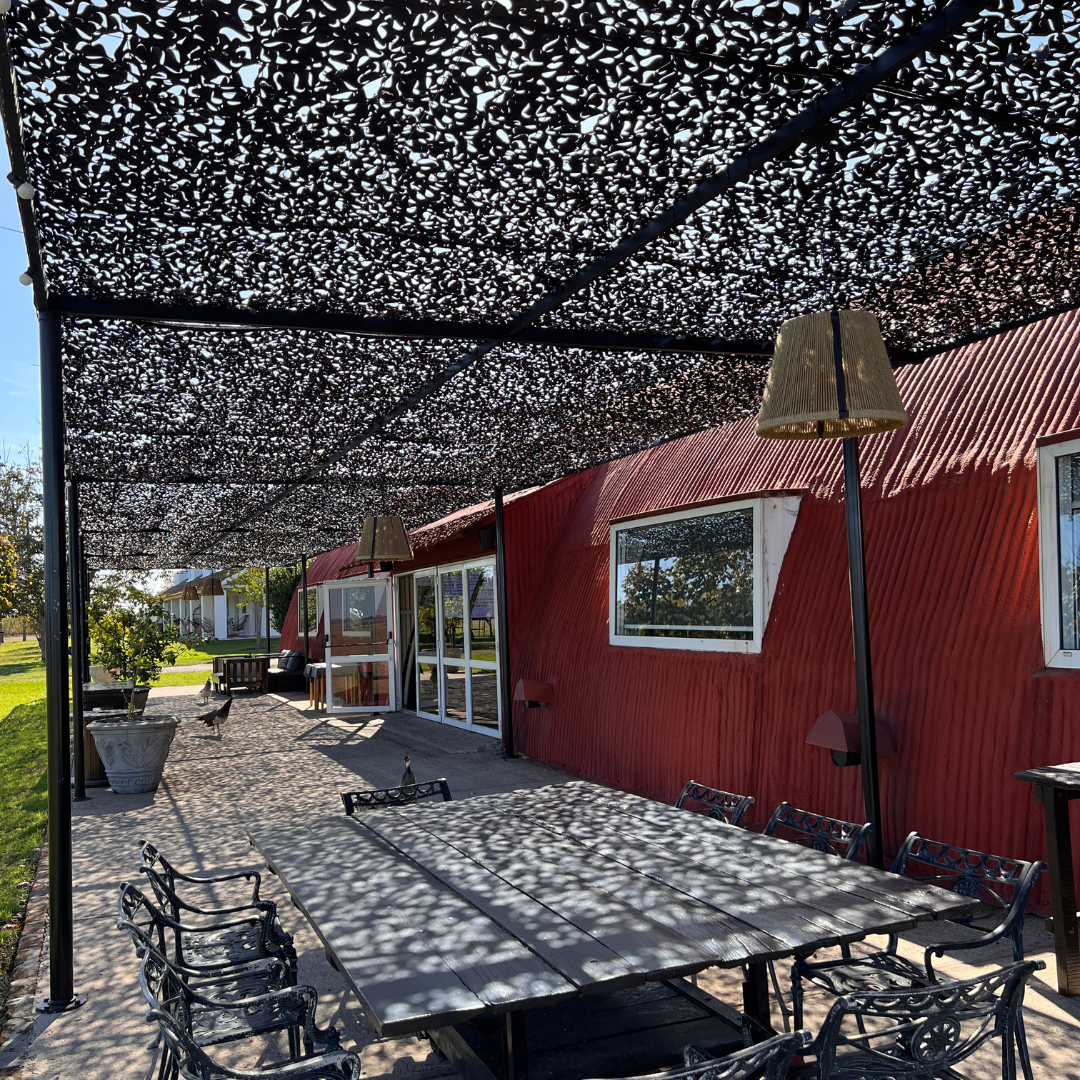 Cómo instalar una red de camuflaje en una pérgola?