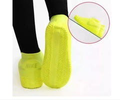 CUBRE ZAPATO/ZAPATILLA DE SILICONA IMPERMEABLE Y ANTIDESLIZANTE (L 40-45)