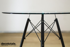 Combo mesa eames 1.20 m. + 4 sillas Butterfly en internet