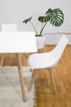 MESA EAMES RECTANGULAR PATA CUADRADA BLANCA 120 CM en internet