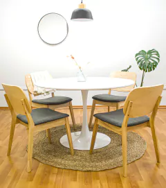 conjunto silla baltaic y mesa tulip blanca