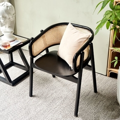 silla-madera-negra-esterilla