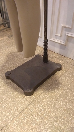 Imagen de Dama Colgante con Base