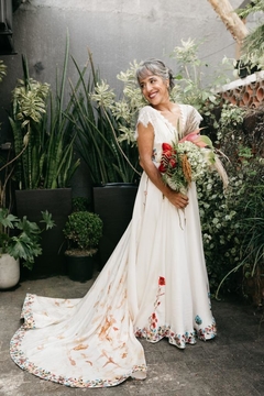 Vestido de noiva bordado com flores