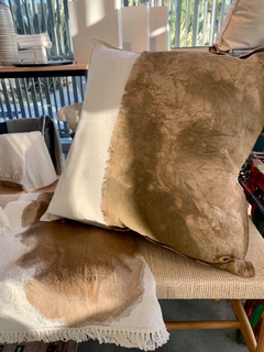 Almohadon pintado a mano s/ lienzo | 50x50cm - comprar online