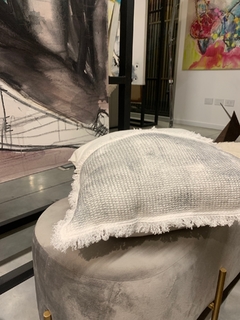 Almohadon wafle Tussor 50x50cm, blanco y gris - comprar online
