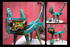 Mariana Mazza Toimil. Gato 47x43x12. Escultura realizada con piezas antiguas recuperadas.  Diferentes tipos de metales, cerámica, madera. Intervenida con acrílico - A:100 arte y diseño