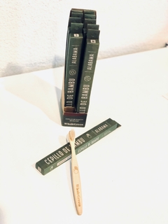 Cepillos de dientes de bambu
