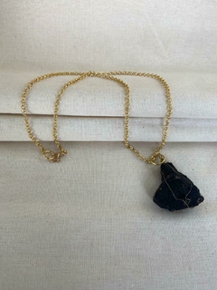 Colar Dourado com Tar Betume