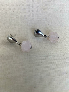 Brincos com Cristais de Quartzos Rosas Brutos
