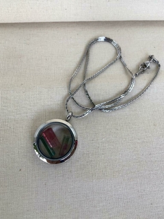 COLAR RELICÁRIO COM CRISTAIS DE TURMALINAS COLORIDAS - comprar online