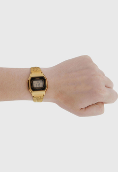 Relógio Casio LA680WGA-1DF Dourado na internet