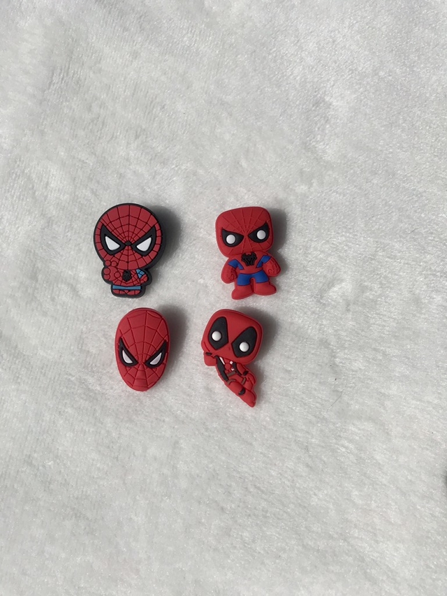 PINS PARA CROCS SPIDERMAN CUERPO COMPLETO 2 - MARVA