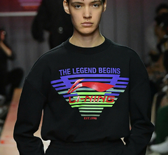 Sudadera Paris Fashion Week en internet