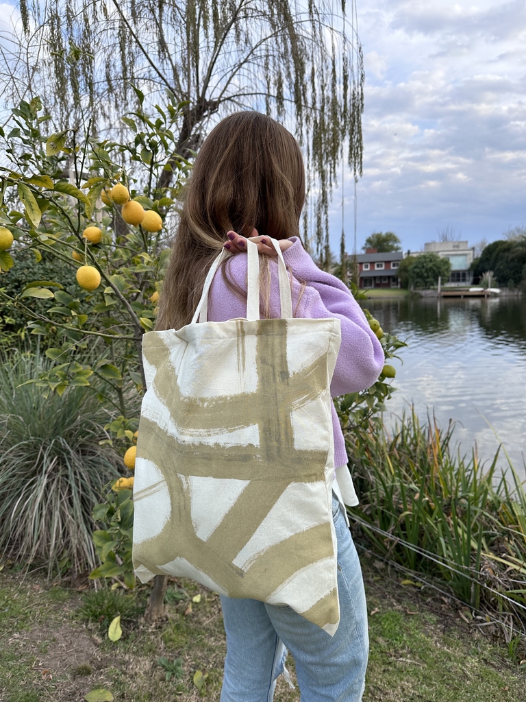 Beige tote shop