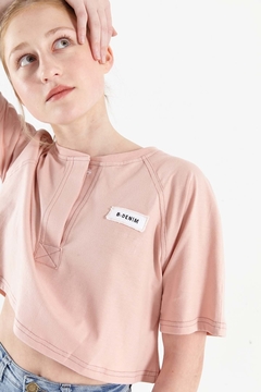 REMERA BUTTONS