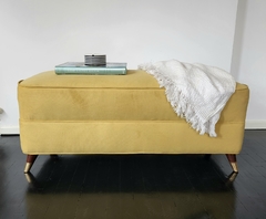 Banqueta mid century estilo Bonta en internet