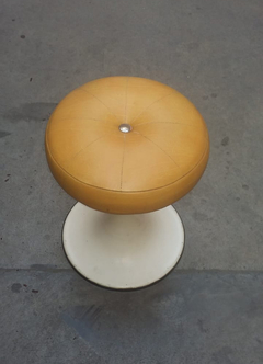 Banqueta otomana Tulip Saarinen