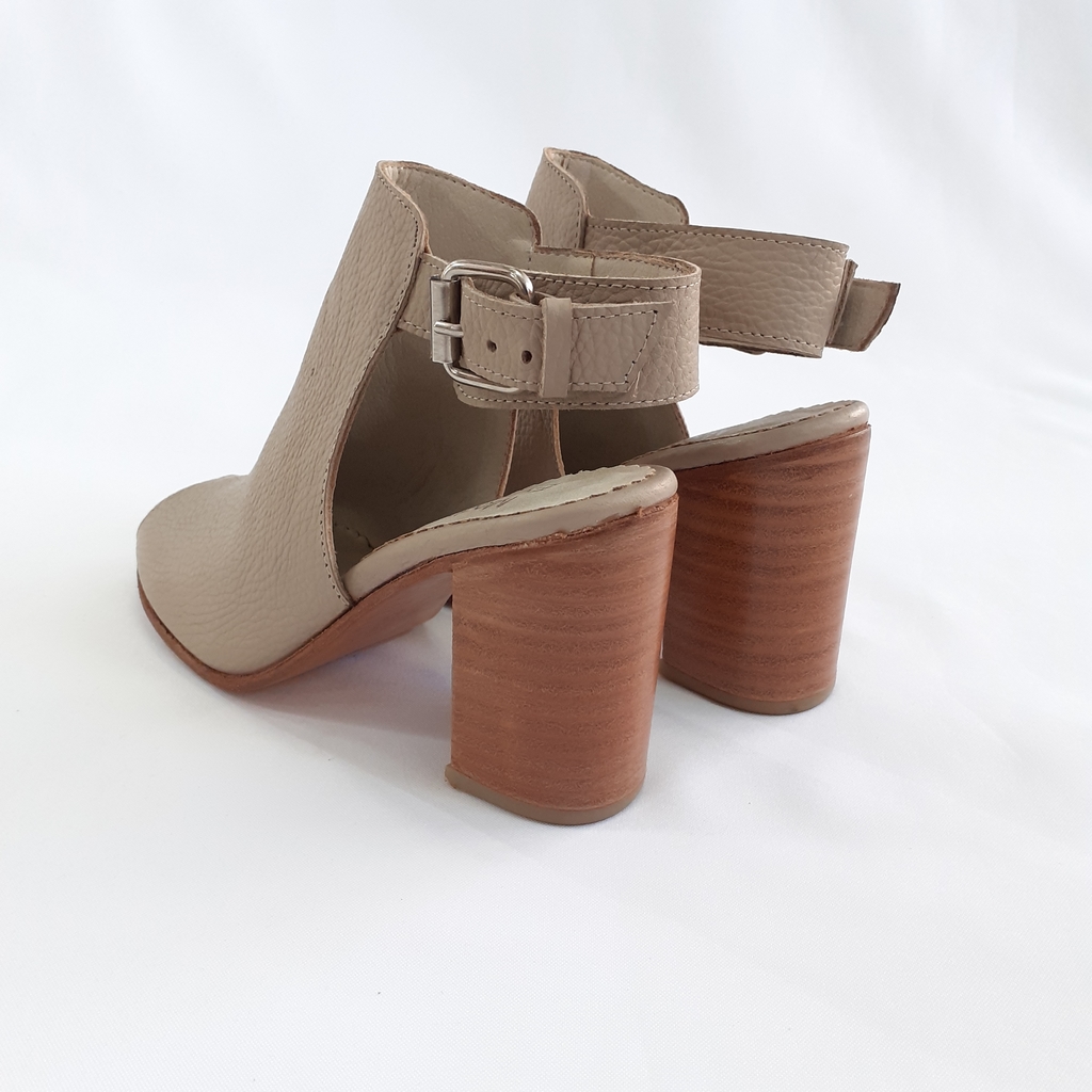 SANDALIA COLOR VISÓN CLARO - Comprar en king Calzados
