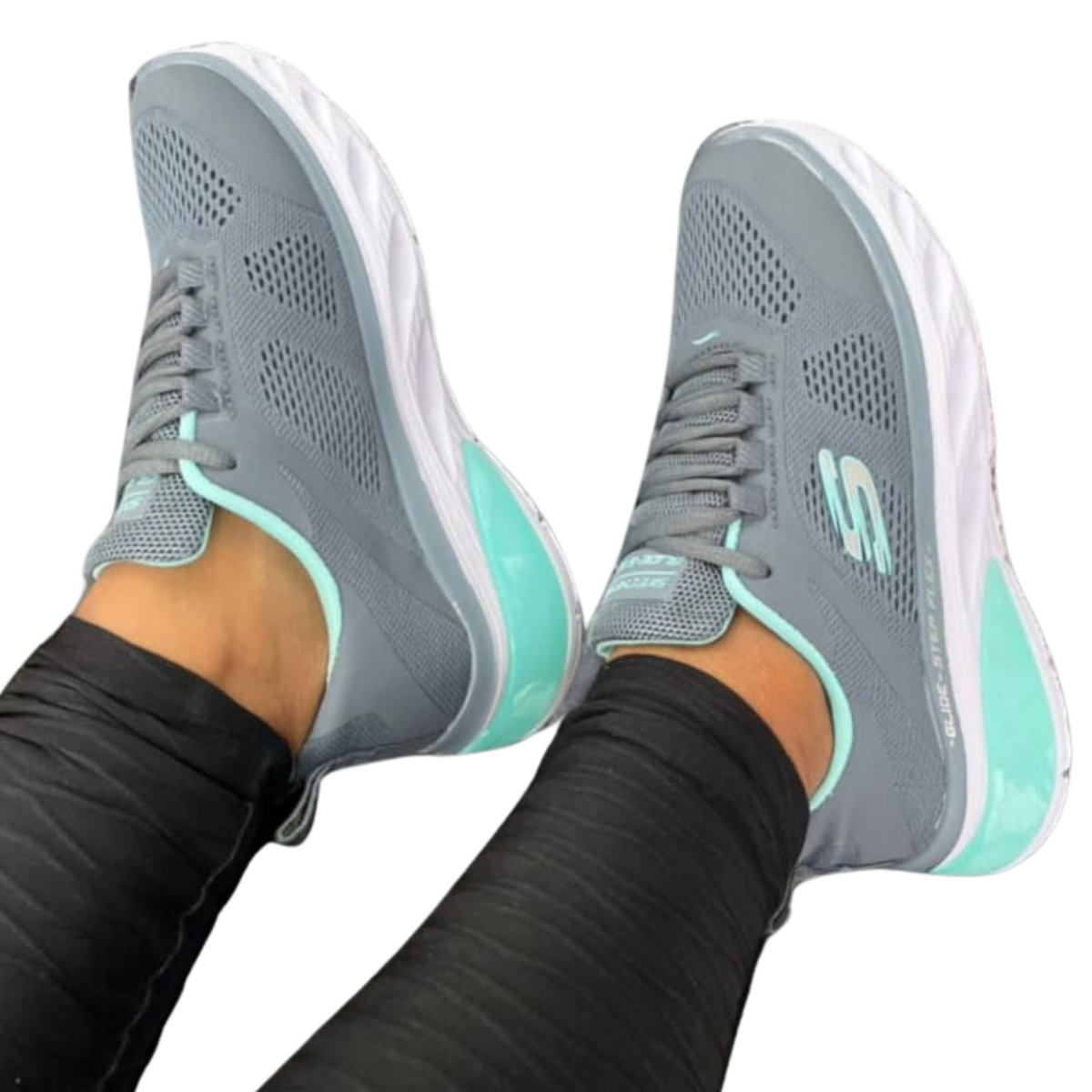 ZAPATILLAS SKECHERS GLIDE STEP FLEX AIR MUJER: Comodidad y Estilo para tu Día a Día ¿Buscas comodidad, estilo y tecnología avanzada en tus zapatillas? Las ZAPATILLAS SKECHERS GLIDE STEP FLEX AIR MUJER son la mejor opción para mujeres activas que buscan confort en cada paso. En Onlineshoppingcenterg, te ofrecemos este modelo innovador que combina tecnología de amortiguación, diseño ergonómico y un estilo moderno.  ¿Por qué elegir las ZAPATILLAS SKECHERS GLIDE STEP FLEX AIR MUJER? Las ZAPATILLAS SKECHERS GLIDE STEP FLEX AIR MUJER están diseñadas para proporcionarte lo mejor en cada pisada. A continuación, te contamos por qué son tan populares y por qué deberías considerarlas para tu próxima compra.  1. Tecnología Air Cooled Memory Foam Este modelo cuenta con la innovadora tecnología Skechers Air Cooled Memory Foam Mujer, que garantiza una plantilla acolchada que se adapta perfectamente a la forma de tu pie. Esto no solo mejora la comodidad, sino que también mantiene tus pies frescos y libres de humedad durante todo el día.  2. Amortiguación Skechers Glide-Step El diseño Skechers Glide-Step Mujer ofrece una suela flexible que se adapta al movimiento natural de tu pie, ayudando a reducir el impacto de cada paso. Esto las hace perfectas para actividades diarias o caminatas prolongadas, asegurando un soporte óptimo.