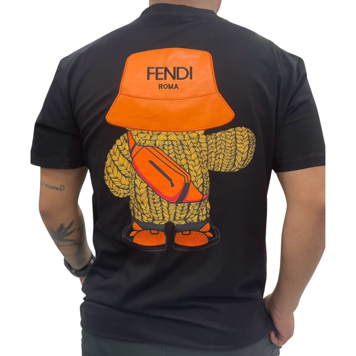camiseta fendi ojos amarillos