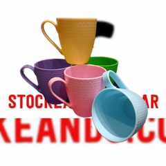 Taza con relieve