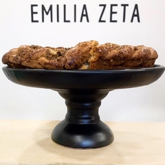 PLATO MASAS CON PIE - Emilia Zeta