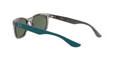 Rayban 0RJ9052S 707071 JUNIOR NEW WAYFARER TRANSPARENT GREY - tienda online