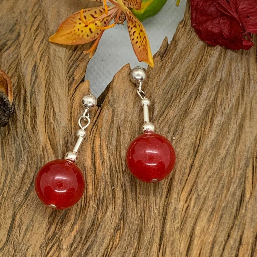 Brinco de Pressão com Pedra Cabochão Vermelha